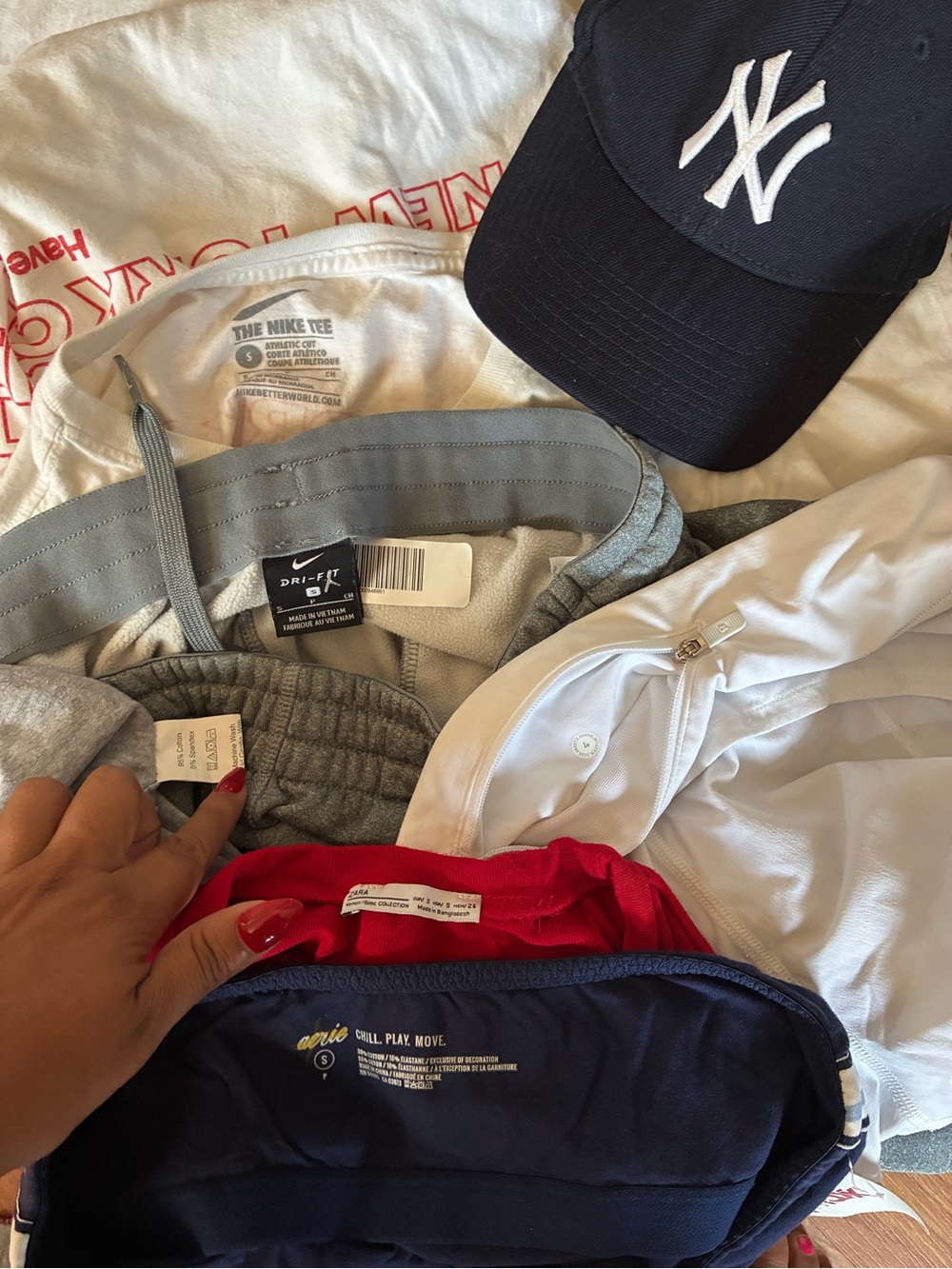 8 Pc Athleisure Bundle Nike NYC Tee Aerie Lounge Yoga Gym Travel Capsule Small - Picture 12 of 12